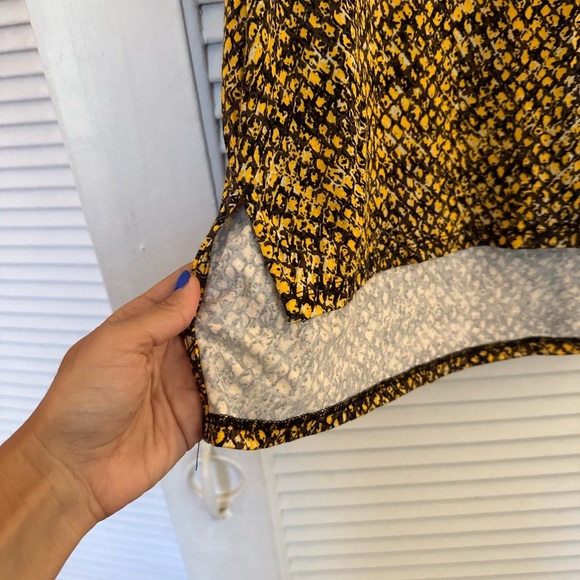 Michael Kor’s Women’s Sleeveless Shirt - Picture 5 of 5